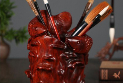 鱼戏创意笔筒红木雕刻原木复古桌面笔架收纳摆件